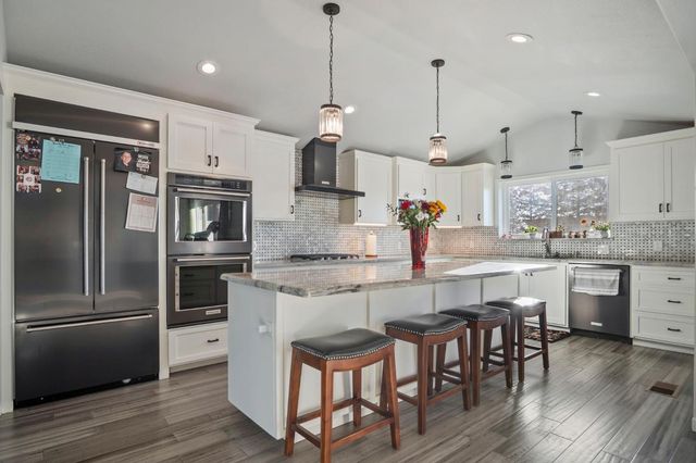 20201 N Dustin Rd, Acampo, CA 95220