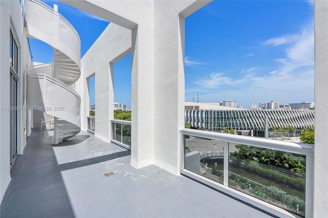 2001 Meridian Ave PH-16, Miami Beach, FL 33139