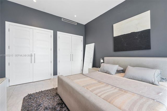 2001 Meridian Ave PH-16, Miami Beach, FL 33139