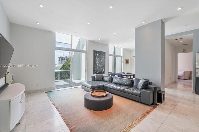 2001 Meridian Ave PH-16, Miami Beach, FL 33139