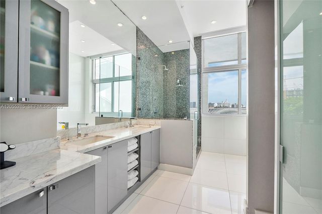 2001 Meridian Ave PH-16, Miami Beach, FL 33139