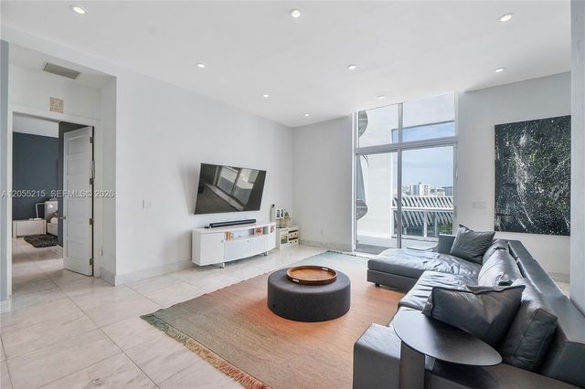 2001 Meridian Ave PH-16, Miami Beach, FL 33139