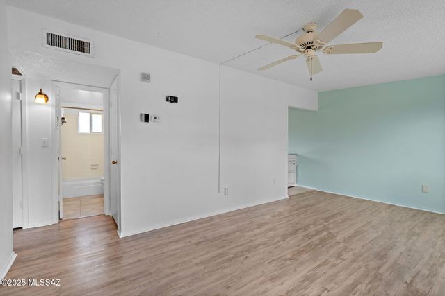 3033 E Blacklidge Drive, Tucson, AZ 85716