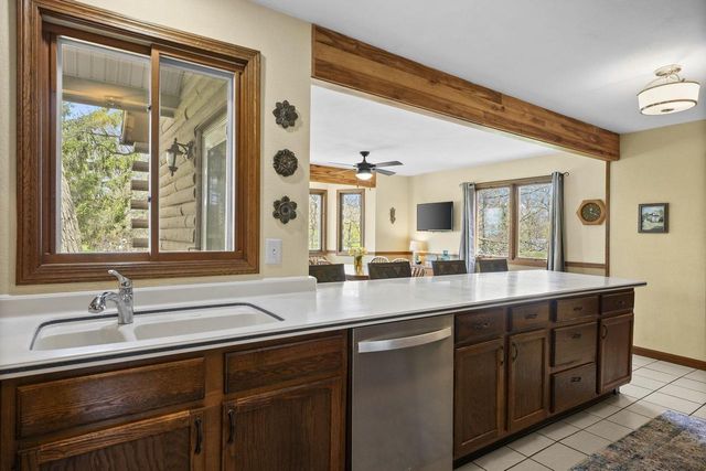 6421 Woodland Trail, Dane, WI 53529