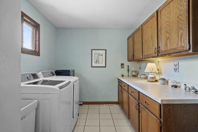 6421 Woodland Trail, Dane, WI 53529