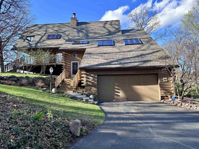 6421 Woodland Trail, Dane, WI 53529