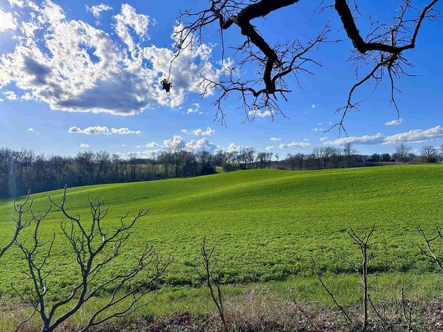 6421 Woodland Trail, Dane, WI 53529