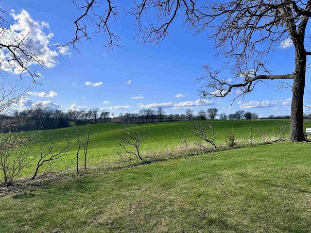 6421 Woodland Trail, Dane, WI 53529