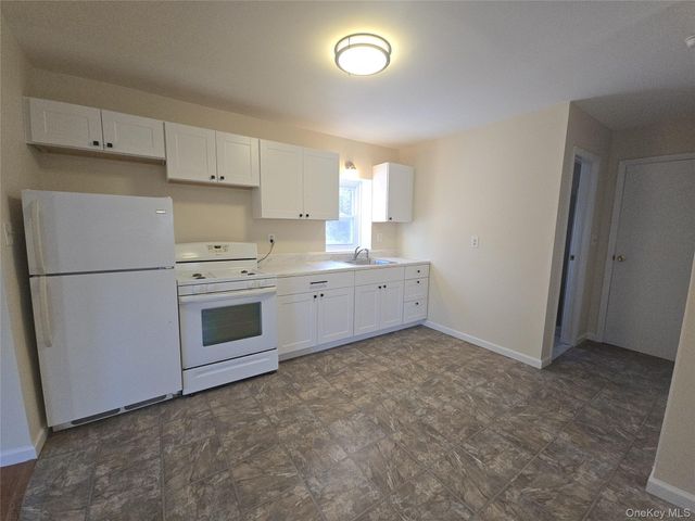 91 Holloran Road, New Windsor, NY 12553