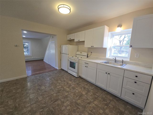 91 Holloran Road, New Windsor, NY 12553