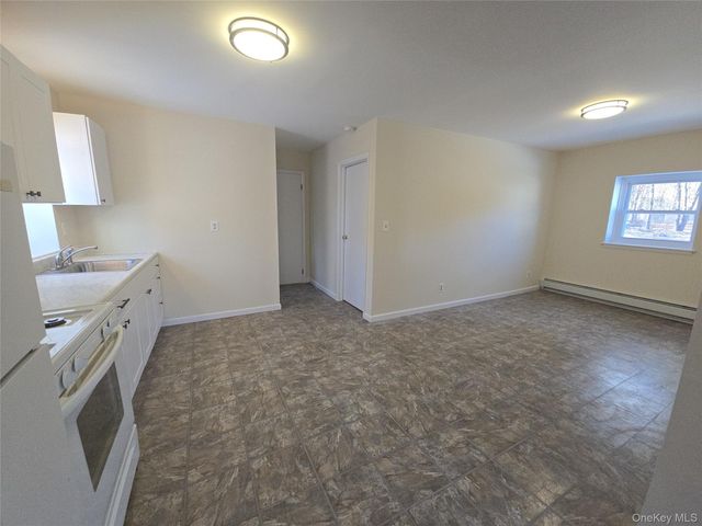 91 Holloran Road, New Windsor, NY 12553