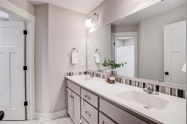 7370 N Lamar Avenue, Kansas City, MO 64152