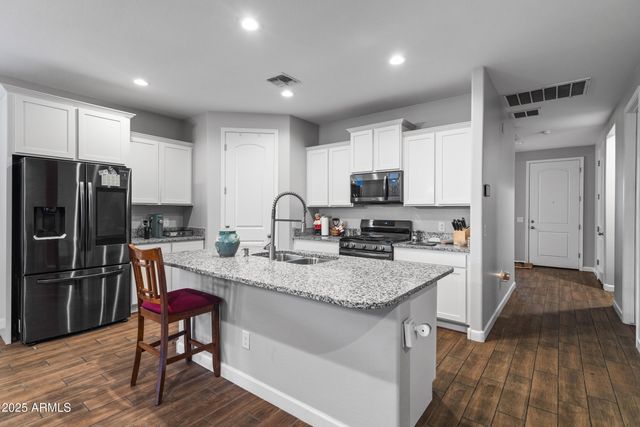 10762 W BRONCO Trail, Peoria, AZ 85383