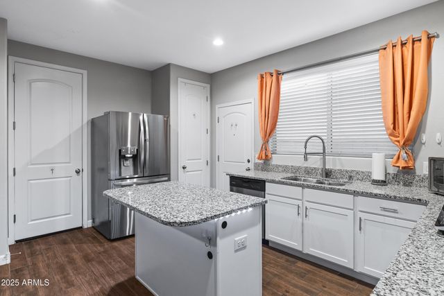 10762 W BRONCO Trail, Peoria, AZ 85383