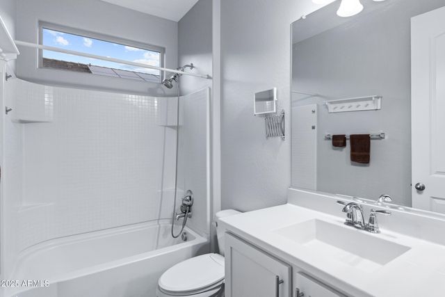 10762 W BRONCO Trail, Peoria, AZ 85383