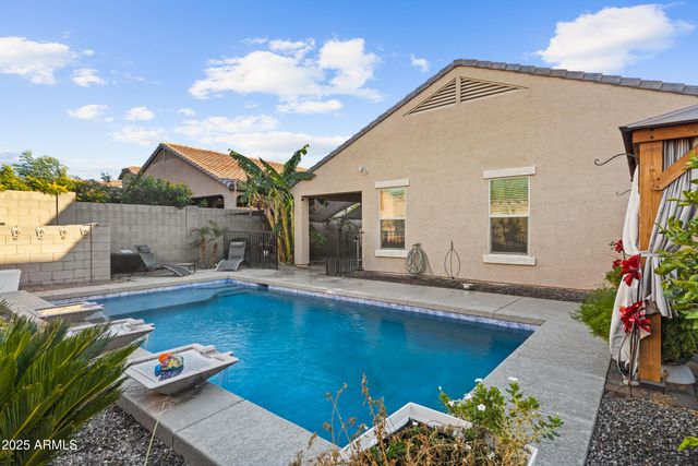 10762 W BRONCO Trail, Peoria, AZ 85383