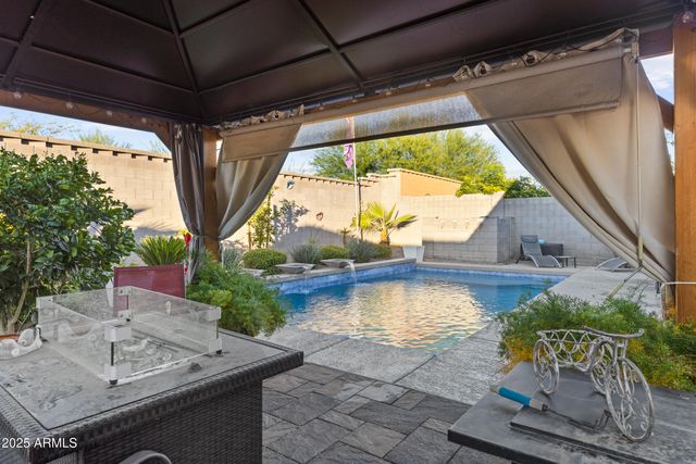 10762 W BRONCO Trail, Peoria, AZ 85383