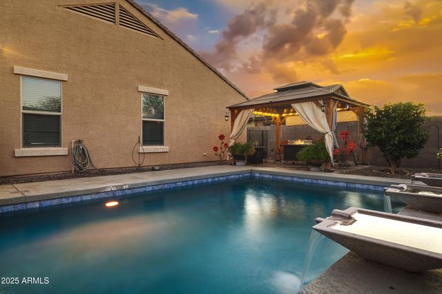 10762 W BRONCO Trail, Peoria, AZ 85383