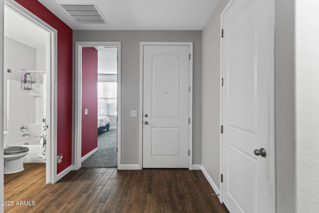 10762 W BRONCO Trail, Peoria, AZ 85383