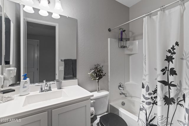 10762 W BRONCO Trail, Peoria, AZ 85383