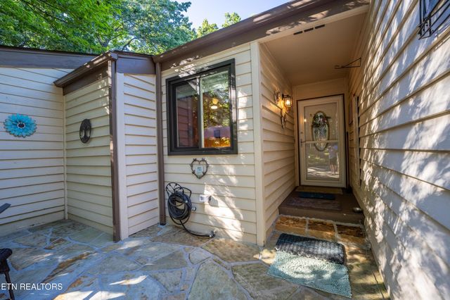 346 Lake Catherine Circle, Crossville, TN 38558