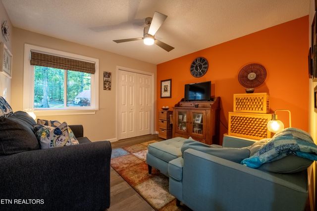 346 Lake Catherine Circle, Crossville, TN 38558