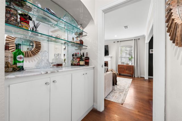 6109 Kenwood Avenue, Dallas, TX 75214