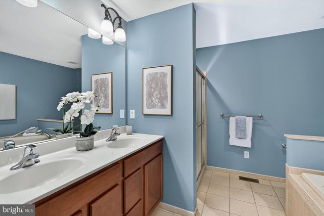 24 PORTSMOUTH CIR, Glen Mills, PA 19342