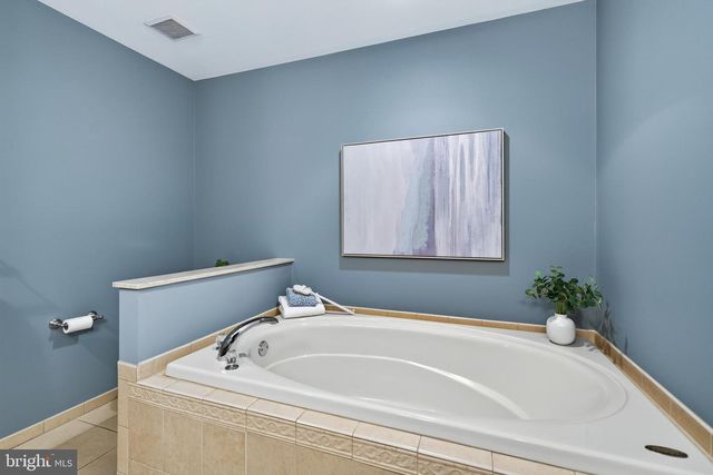 24 PORTSMOUTH CIR, Glen Mills, PA 19342