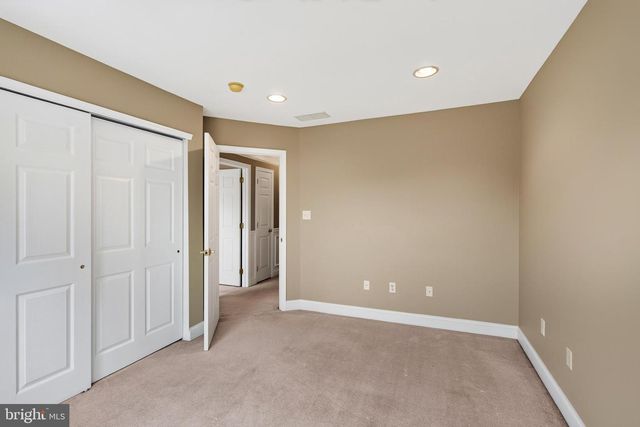 24 PORTSMOUTH CIR, Glen Mills, PA 19342