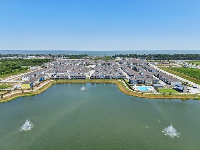 703 Sand Dollar Drive, Kemah, TX 77565