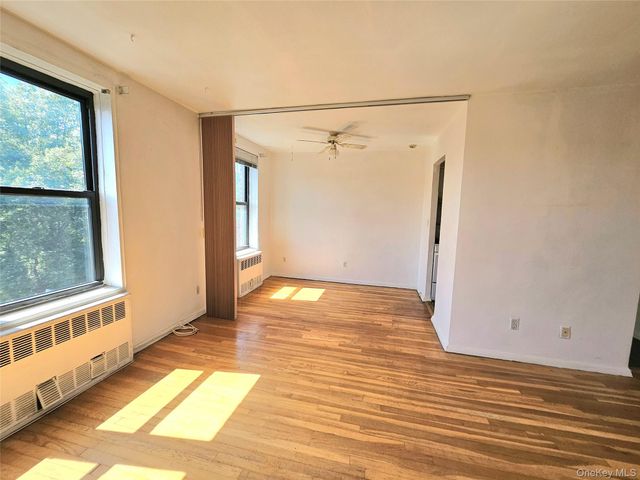 87-01 Midland Parkway 7D, Jamaica Estates, NY 11432