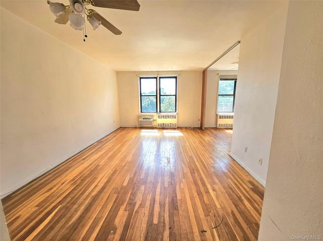 87-01 Midland Parkway 7D, Jamaica Estates, NY 11432