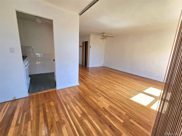 87-01 Midland Parkway 7D, Jamaica Estates, NY 11432