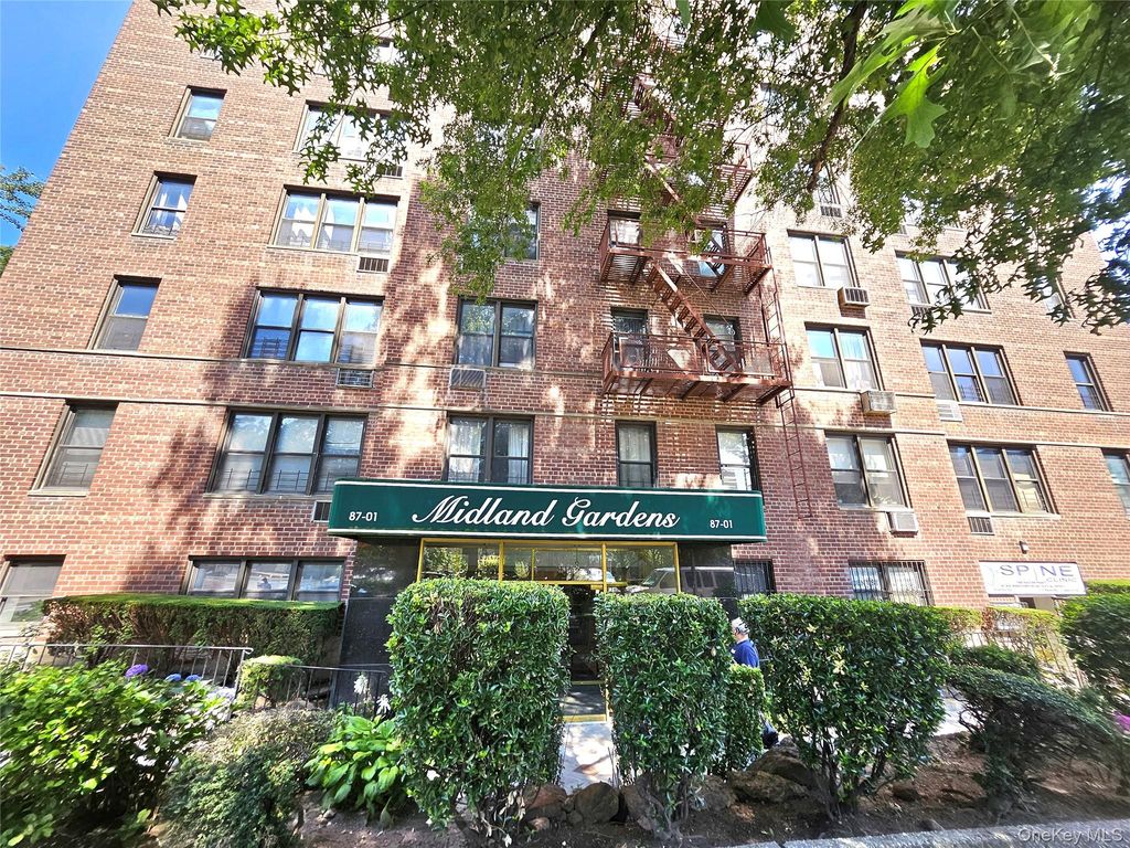 87-01 Midland Parkway 7D, Jamaica Estates, NY 11432