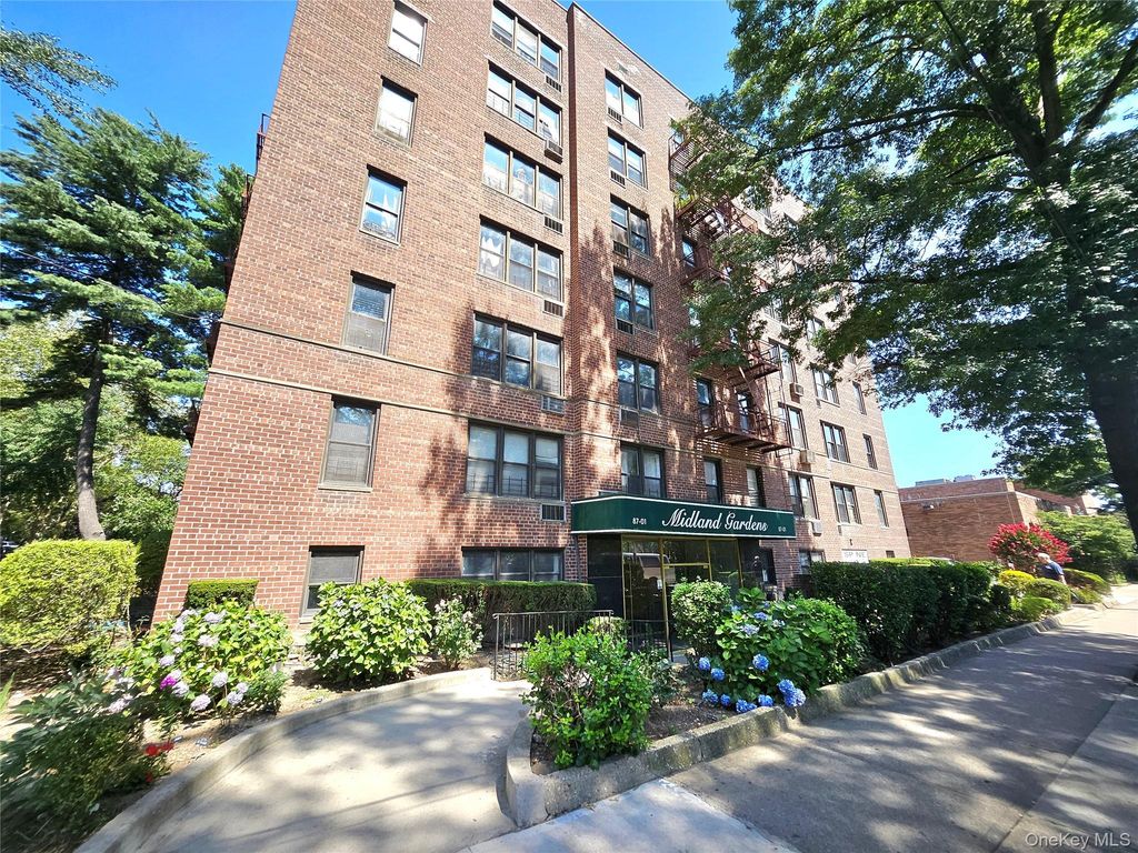 87-01 Midland Parkway 7D, Jamaica Estates, NY 11432 — photo 3