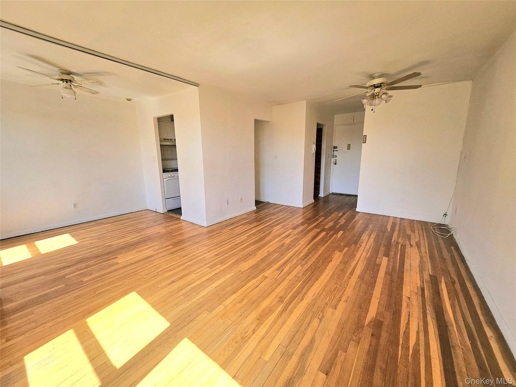 87-01 Midland Parkway 7D, Jamaica Estates, NY 11432 — photo 5