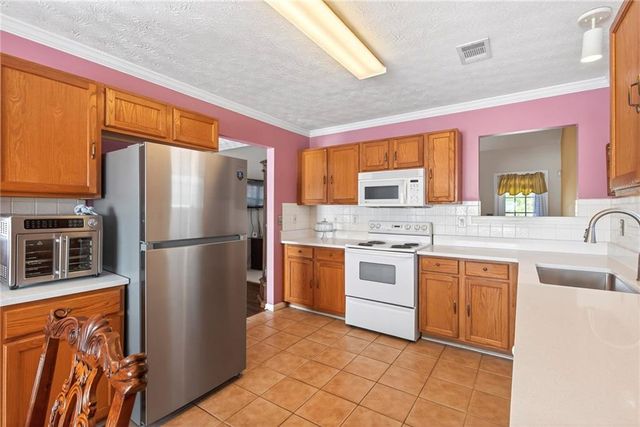 3443 Madison Farm Way, Snellville, GA 30039