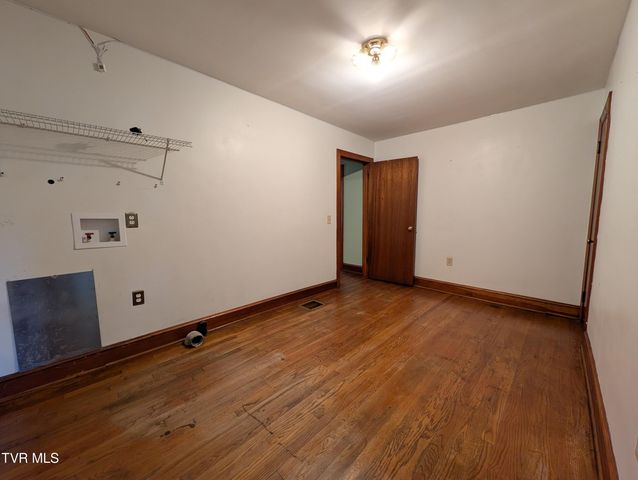 235 Southeast Glade Street, Wise, VA 24293
