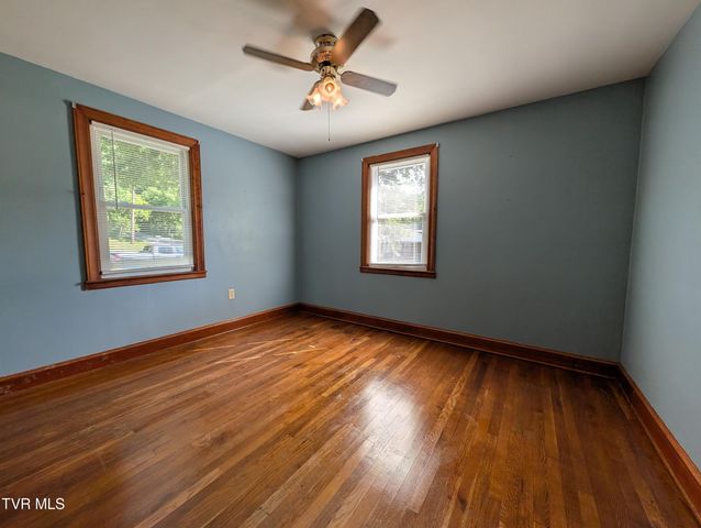235 Southeast Glade Street, Wise, VA 24293
