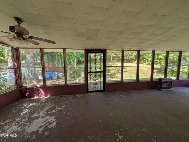 235 Southeast Glade Street, Wise, VA 24293