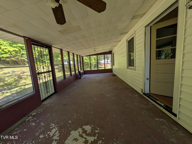 235 Southeast Glade Street, Wise, VA 24293