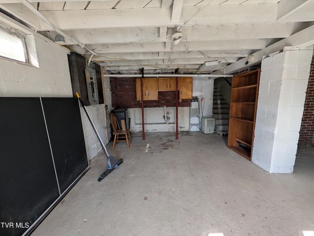 235 Southeast Glade Street, Wise, VA 24293