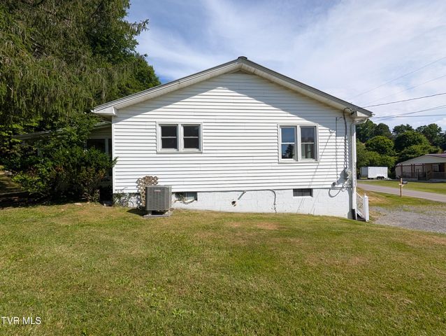 235 Southeast Glade Street, Wise, VA 24293