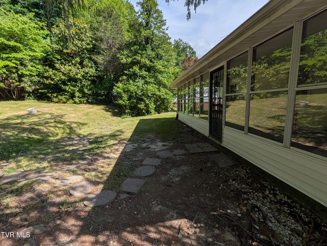 235 Southeast Glade Street, Wise, VA 24293