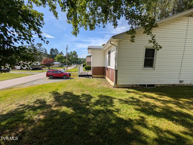 235 Southeast Glade Street, Wise, VA 24293