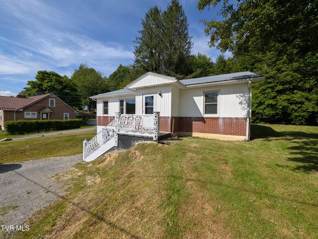 235 Southeast Glade Street, Wise, VA 24293