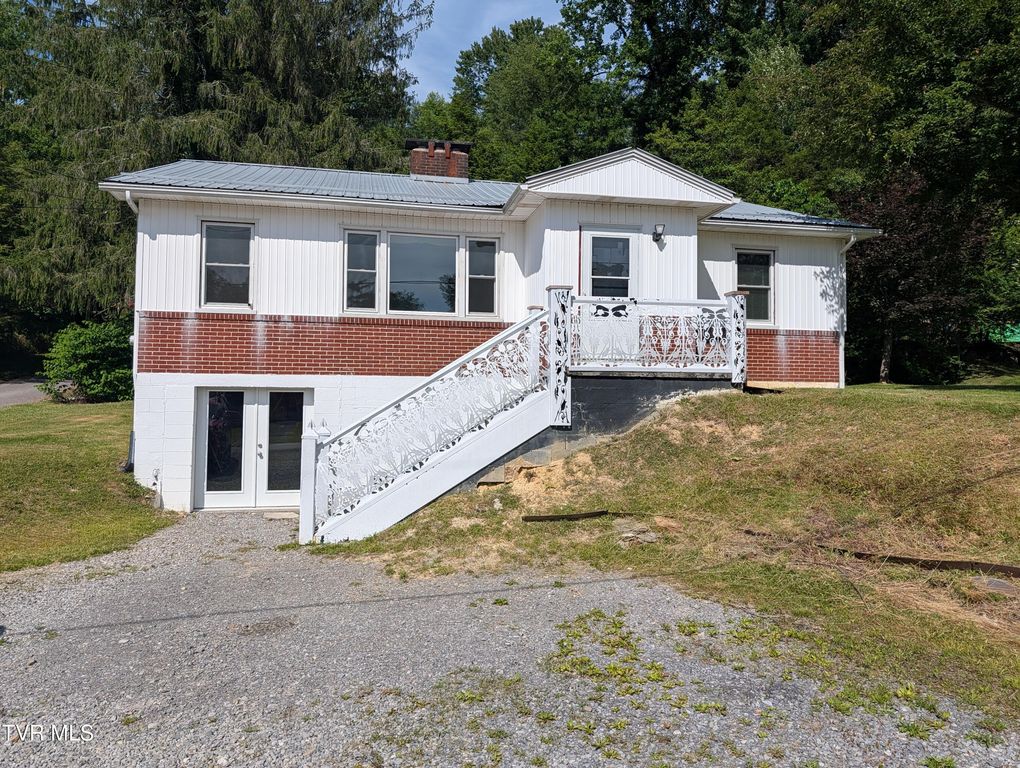 235 Southeast Glade Street, Wise, VA 24293