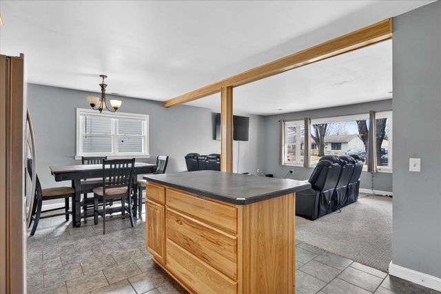 2433 Butlin Drive, Beloit, WI 53511