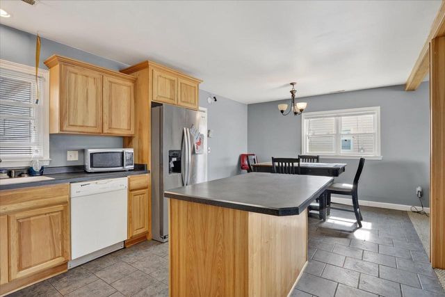 2433 Butlin Drive, Beloit, WI 53511